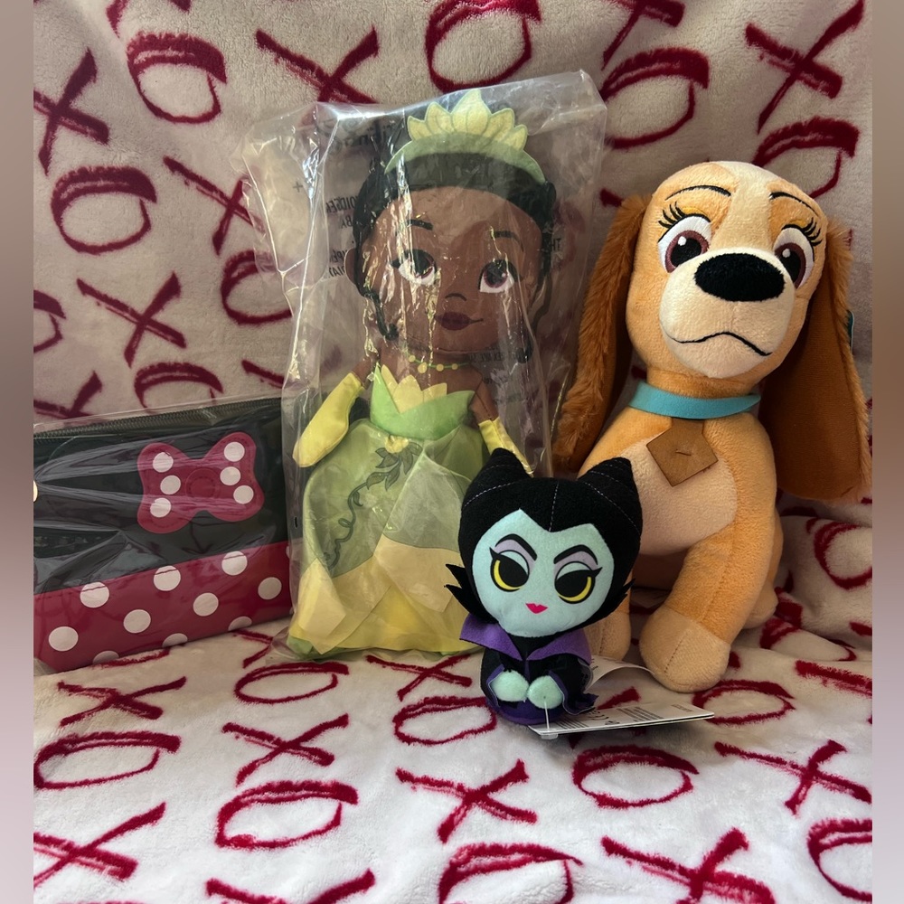 3 Plush and Purse. Never used